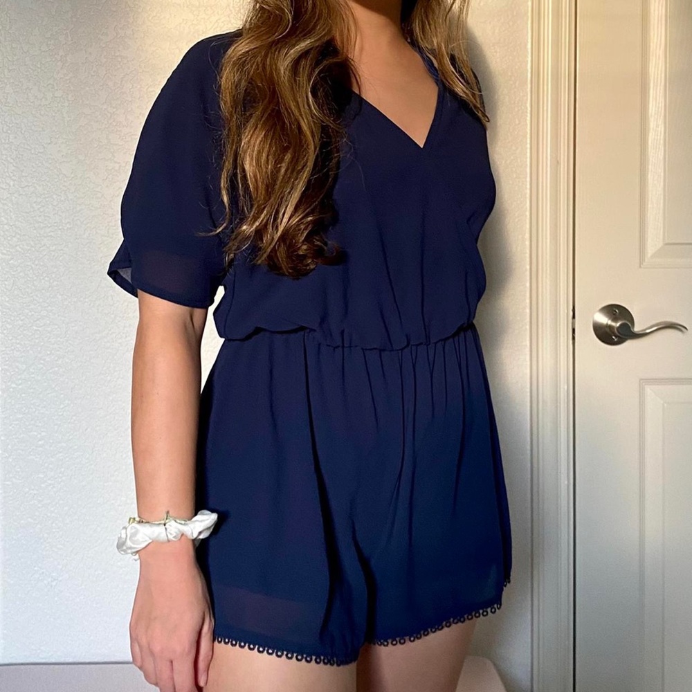 H&M V-neck Navy Romper w/ lining (Size 6)